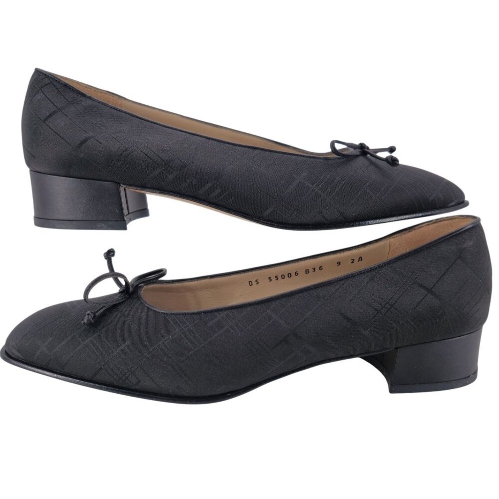 NEW Salvatore Ferragamo Italy Women's 9 Black Fabric Shoes Dress Heels Bow Pumps - Picture 4 of 10
